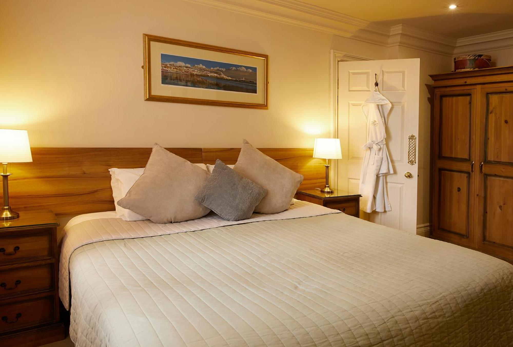 Mansion House Hotel Скарбъро Екстериор снимка