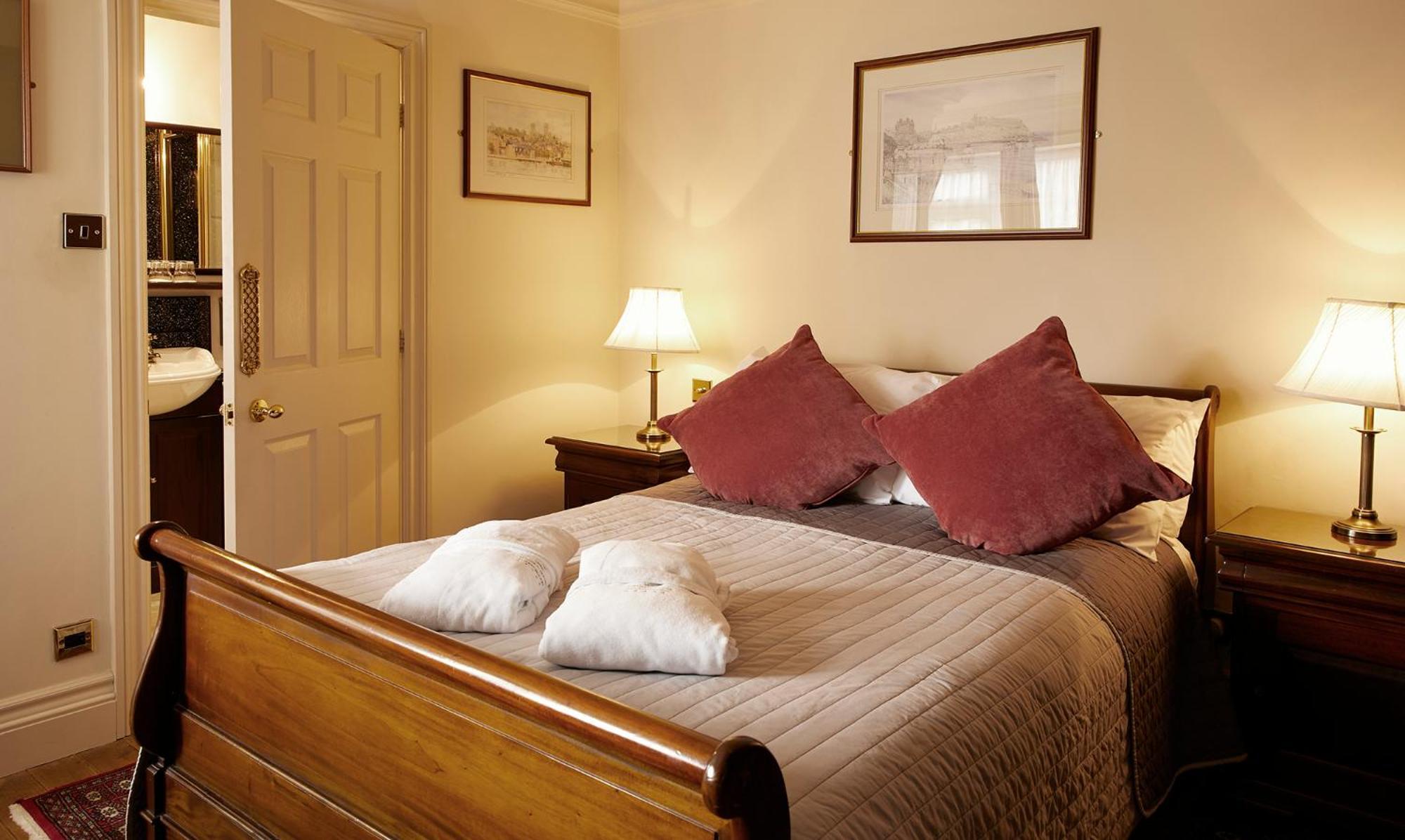 Mansion House Hotel Скарбъро Екстериор снимка