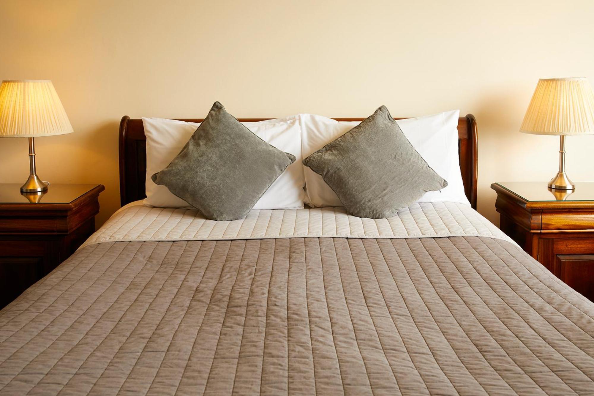 Mansion House Hotel Скарбъро Екстериор снимка