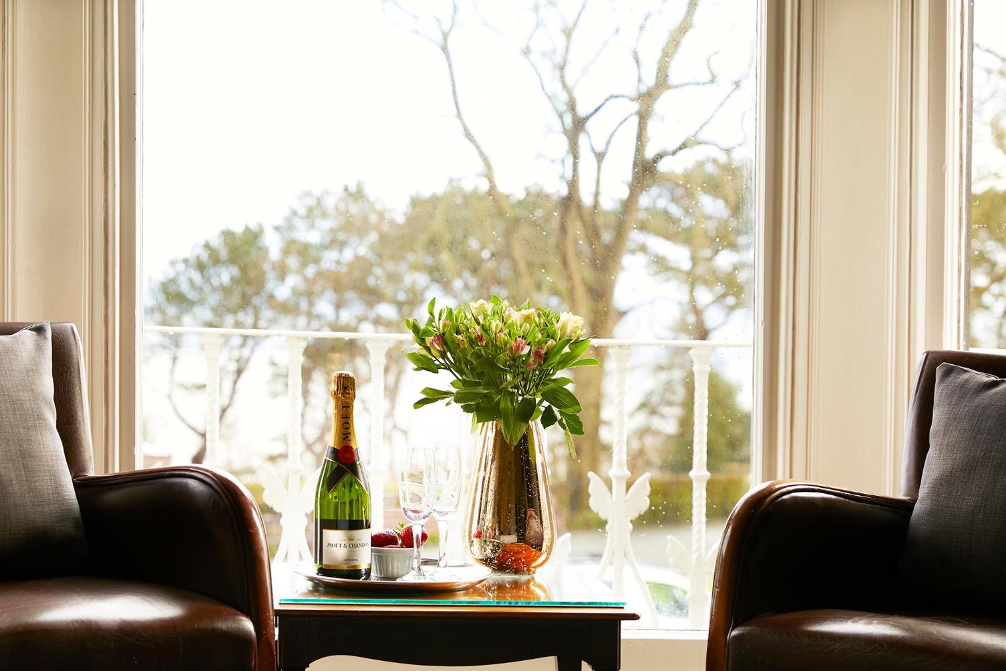 Mansion House Hotel Скарбъро Екстериор снимка