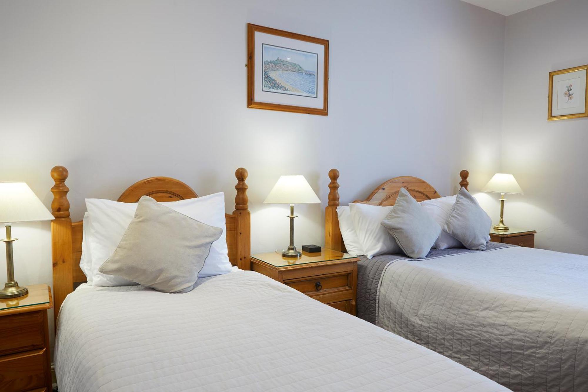 Mansion House Hotel Скарбъро Екстериор снимка